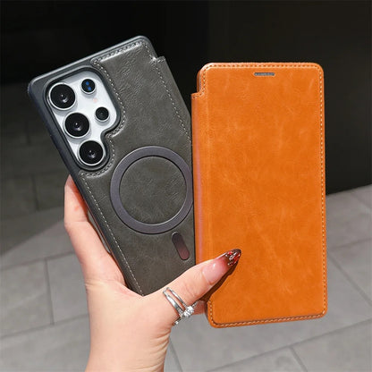 Luxuriöse iPhone-Hülle aus Leder mit Magnetverschluss und MagSafe-Kompatibilität – Eleganz, Schutz und ultimativer Komfort
