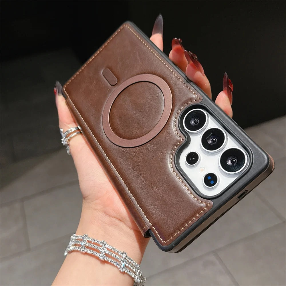 Luxuriöse iPhone-Hülle aus Leder mit Magnetverschluss und MagSafe-Kompatibilität – Eleganz, Schutz und ultimativer Komfort